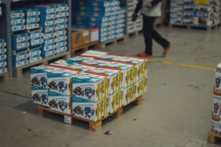 Bodega de un importador de consumo masivo en Ecuador